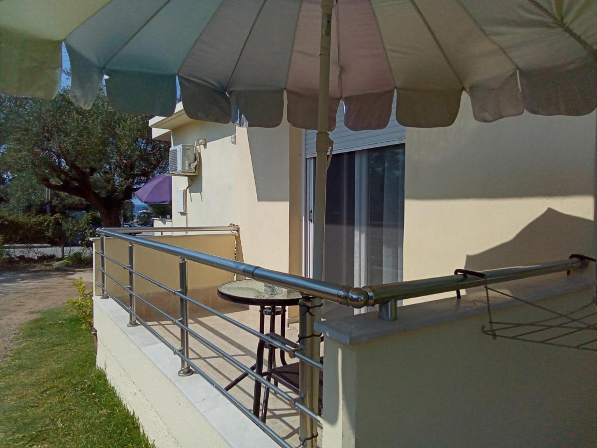 Irina Haus Apartment Gerakini Exterior photo